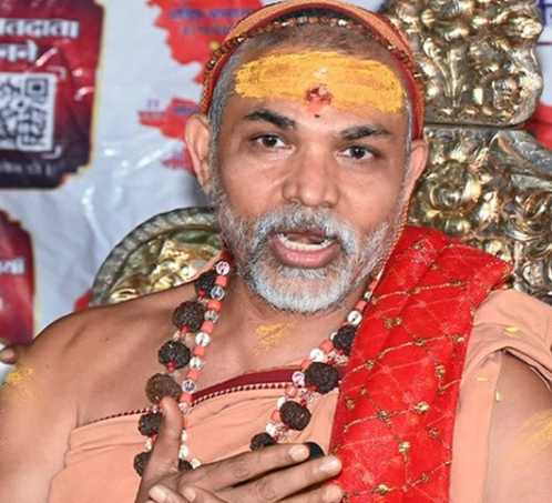 स्वामी अविमुक्तेश्वरानंद के मठ की रहस्यमय दुनिया! गुप्त क्षेत्र, सीक्रेट गेट के अलावा लेखिका ने क्या-क्या देखा?