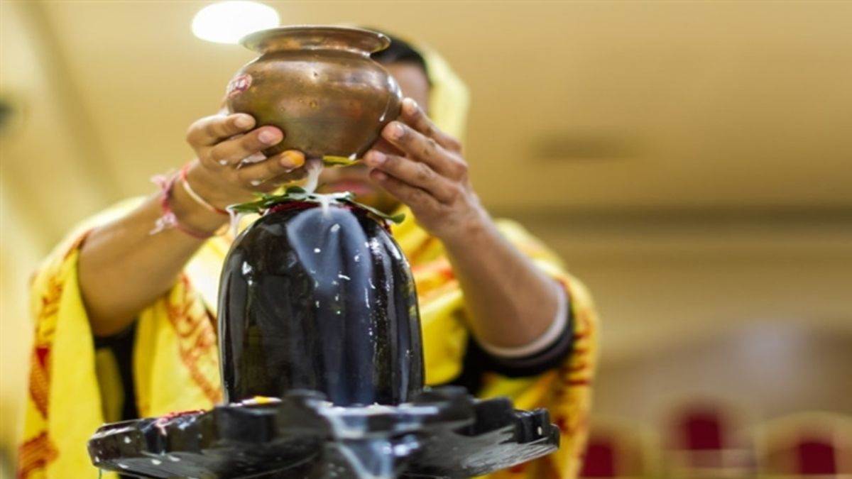 Mahashivratri 2026: महाशिवरात्रि पर भूलकर भी न करें ये काम, वरना 300 साल बाद बना ‘महायोग’ कर देंगे खंडित