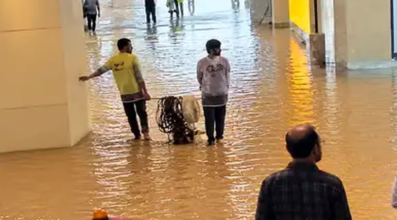 नोएडा इंटरनेशनल एयरपोर्ट में भरा पानी, सोशल मीडिया पर बवाल के बाद एयरपोर्ट अथॉरिटी ने बताई असली कहानी?